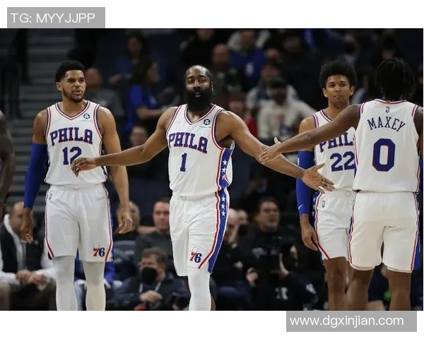 乔尔恩比德展现全能实力不仅是得分机器更是球队的精神领袖 乔尔恩比德展现全能实力不仅是得分机器更是球队的精神领袖