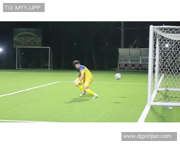 足球明星的孩子们齐聚球场展现天赋与激情的精彩瞬间