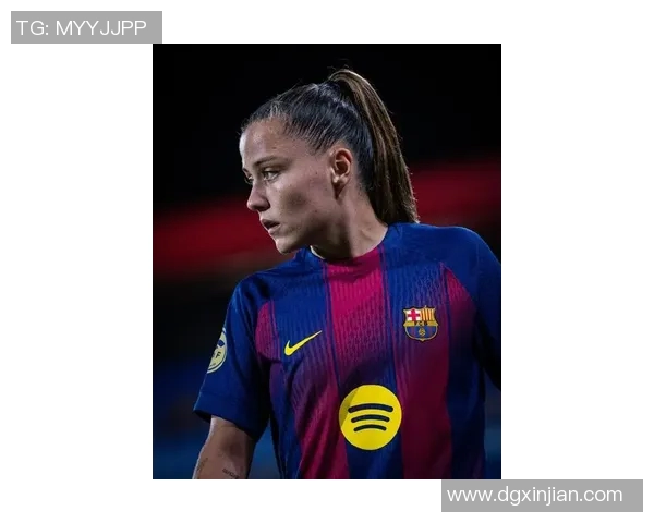 克罗地亚美女足球明星展现风采引领女性体育新潮流