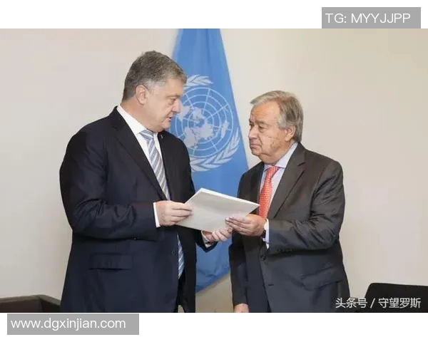 普通人如何与足球明星亲密合影分享难忘瞬间的背后故事与感动 普通人如何与足球明星亲密合影分享难忘瞬间的背后故事与感动